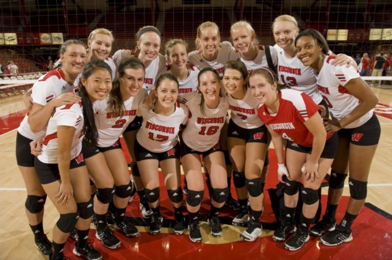 wisconsin volleyball team leaked images unedited